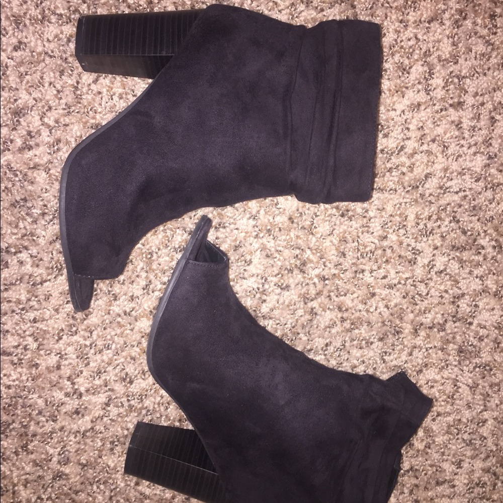 EUC - Black open toe booties